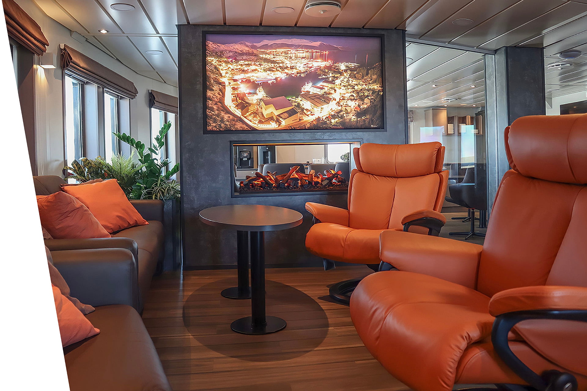 MS Gollenes with Stressless recliner and Ekornes sofa