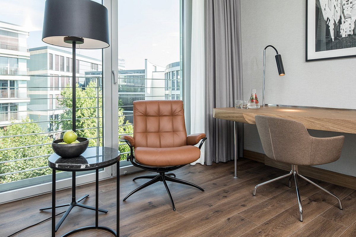 Radisson Cologne room with Stressless chair